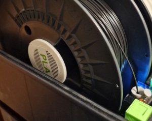 Filamentrolle mit Einsatz für Silcagel in AMS